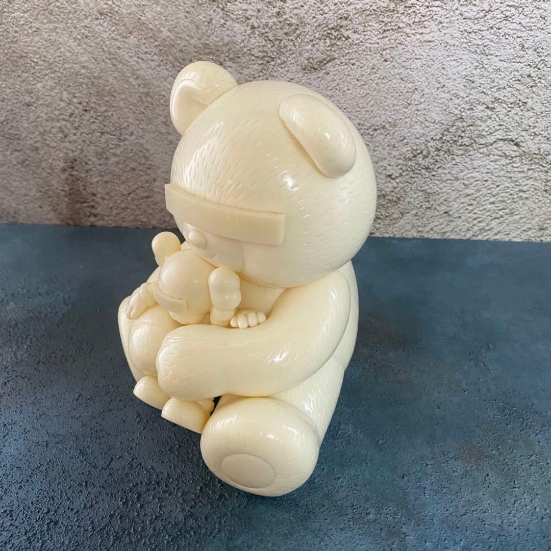 UNDERCOVER × KAWS ベアーコンパニオン フィギュア ホワイト