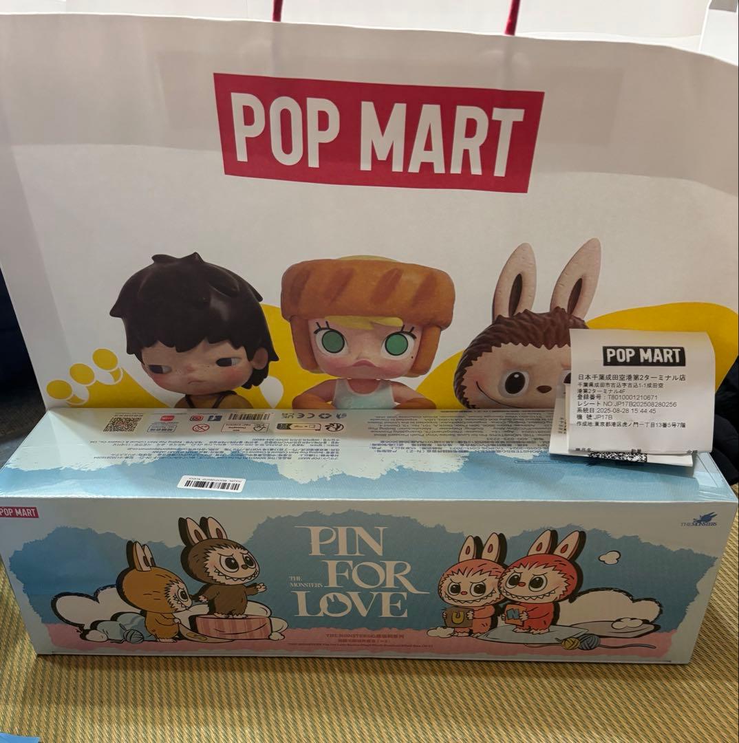 ジ*ン様 【正規品】LABUBU PIN FOR LOVE イニシャルキーホルダ