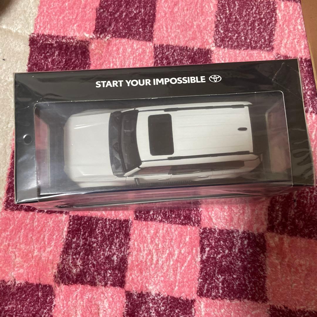 ☆トヨタ ランクル250 非売品 ミニカー ホワイト