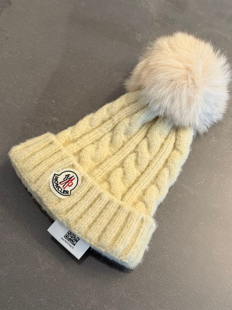 MONCLER(モンクレール) ニット帽 ファー付き