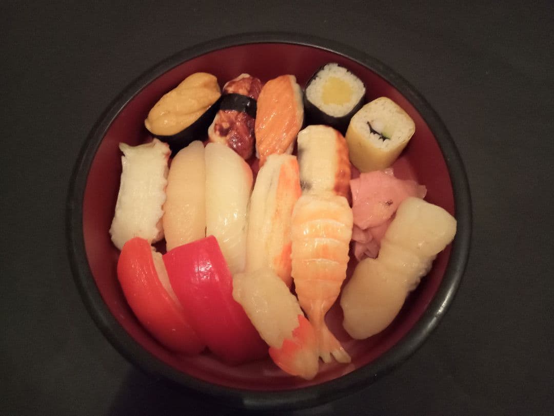 Hセット【食品サンプル】お寿司　16個セット 桶付き！！ 実物大サイズ 高級品