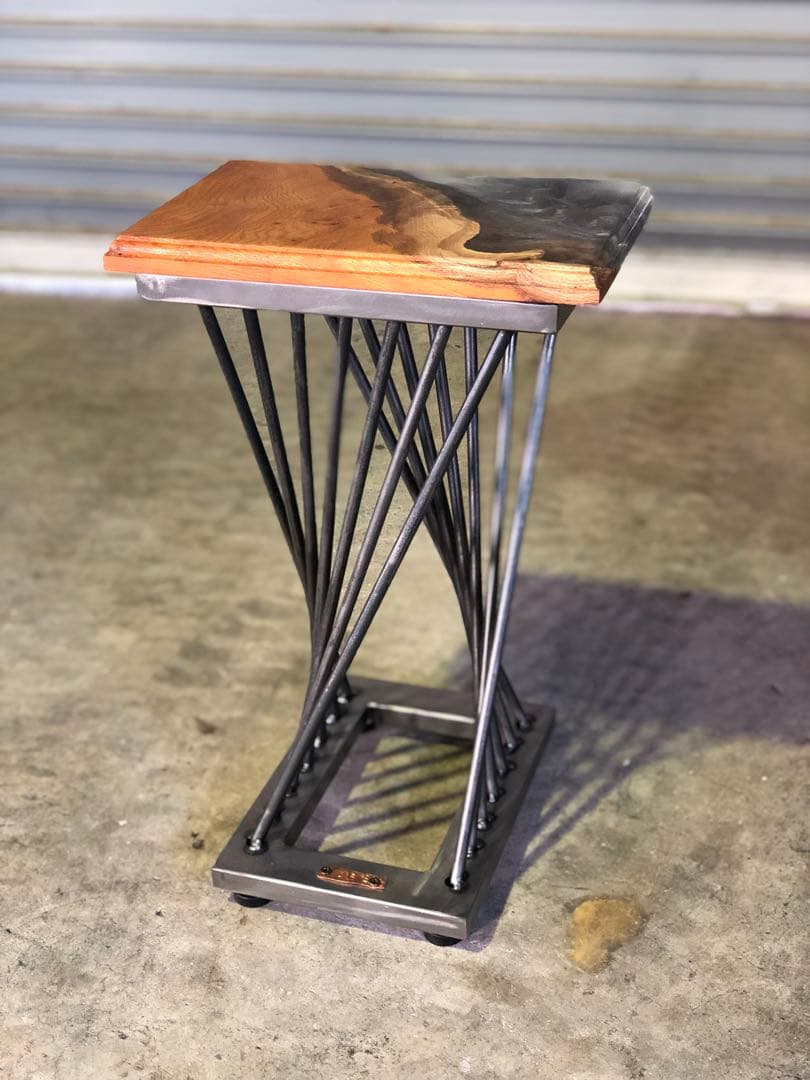 レジンサイドテーブル