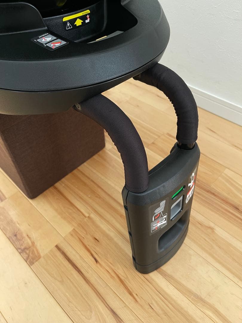 【美品】新生児チャイルドシート エールベベ クルット3iグランス isofix