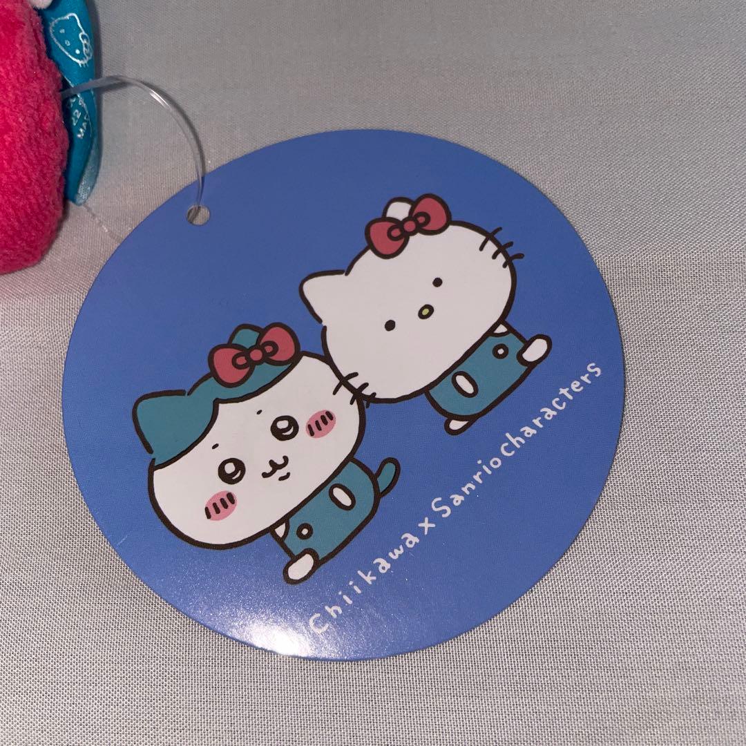 ちいかわ デスクトップから見守るひっかけぬいぐるみ ハチワレ ハローキティ