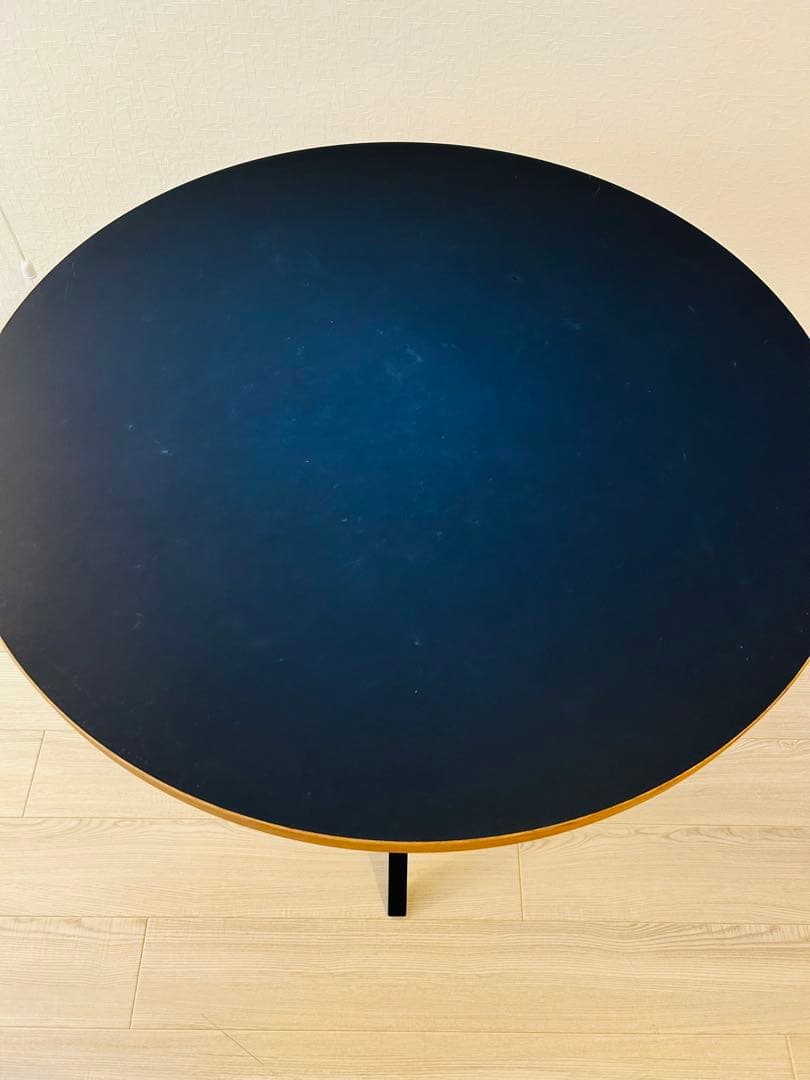 カナデモノ　リノリウム　カフェテーブル黒75㎝