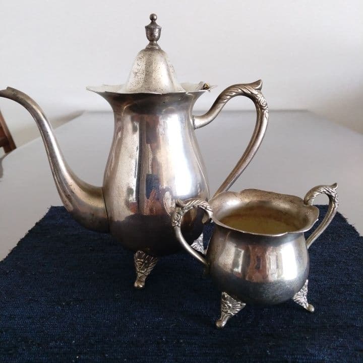 脚付きティーポット＆シュガーポットセット ビンテージ品 バラのレリーフ