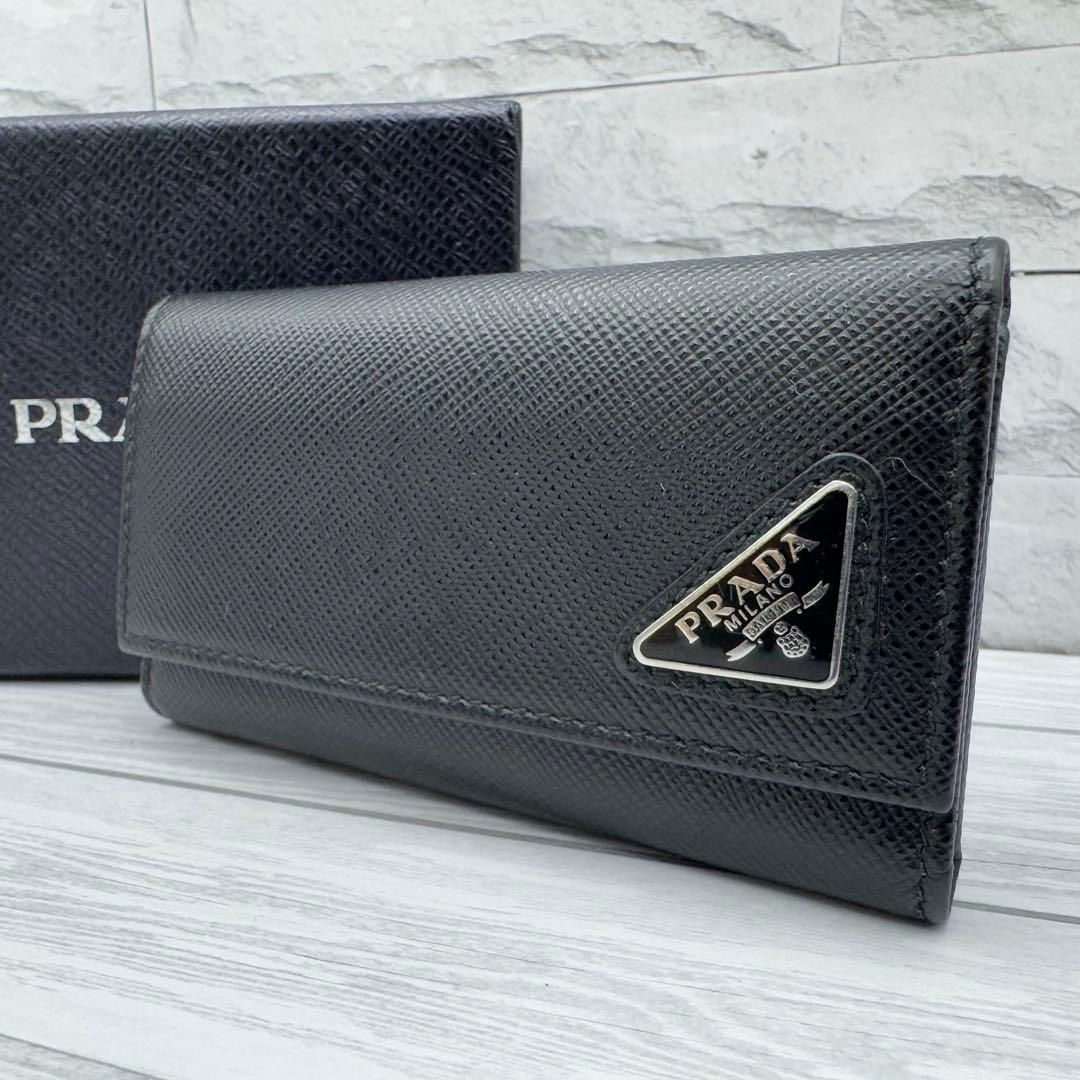 【美品】PRADA　キーケース　6連 三角ロゴ　 サフィアーノ ブラック