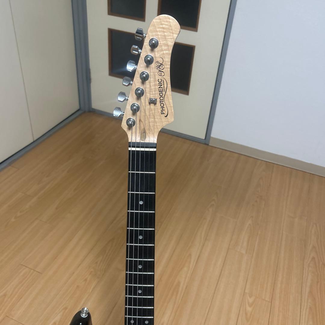 ブラックストラトキャスタータイプエレキギター