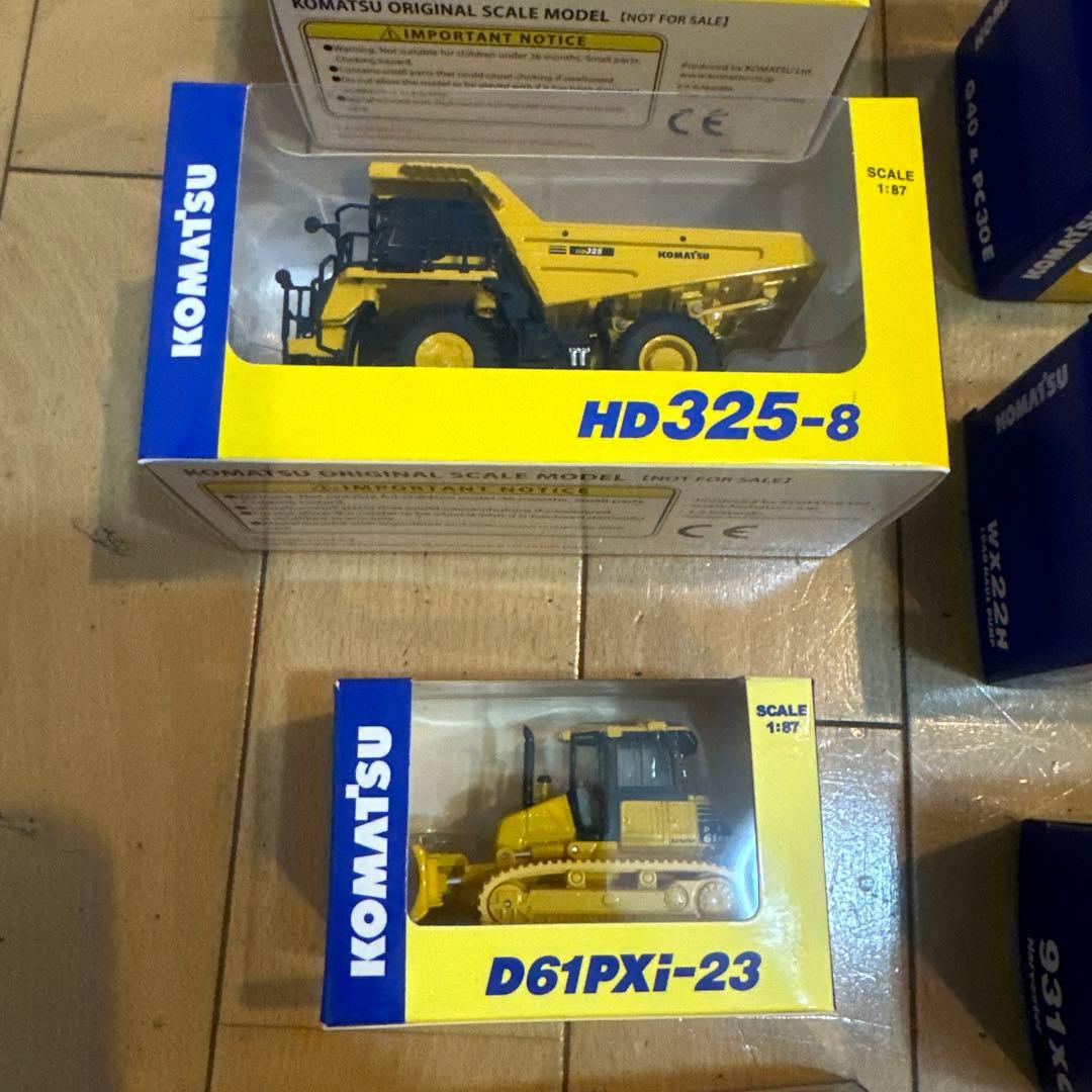 コマツ ミニカーセット最新以外11種　HＯサイズ　株主優待　オリジナル非売品