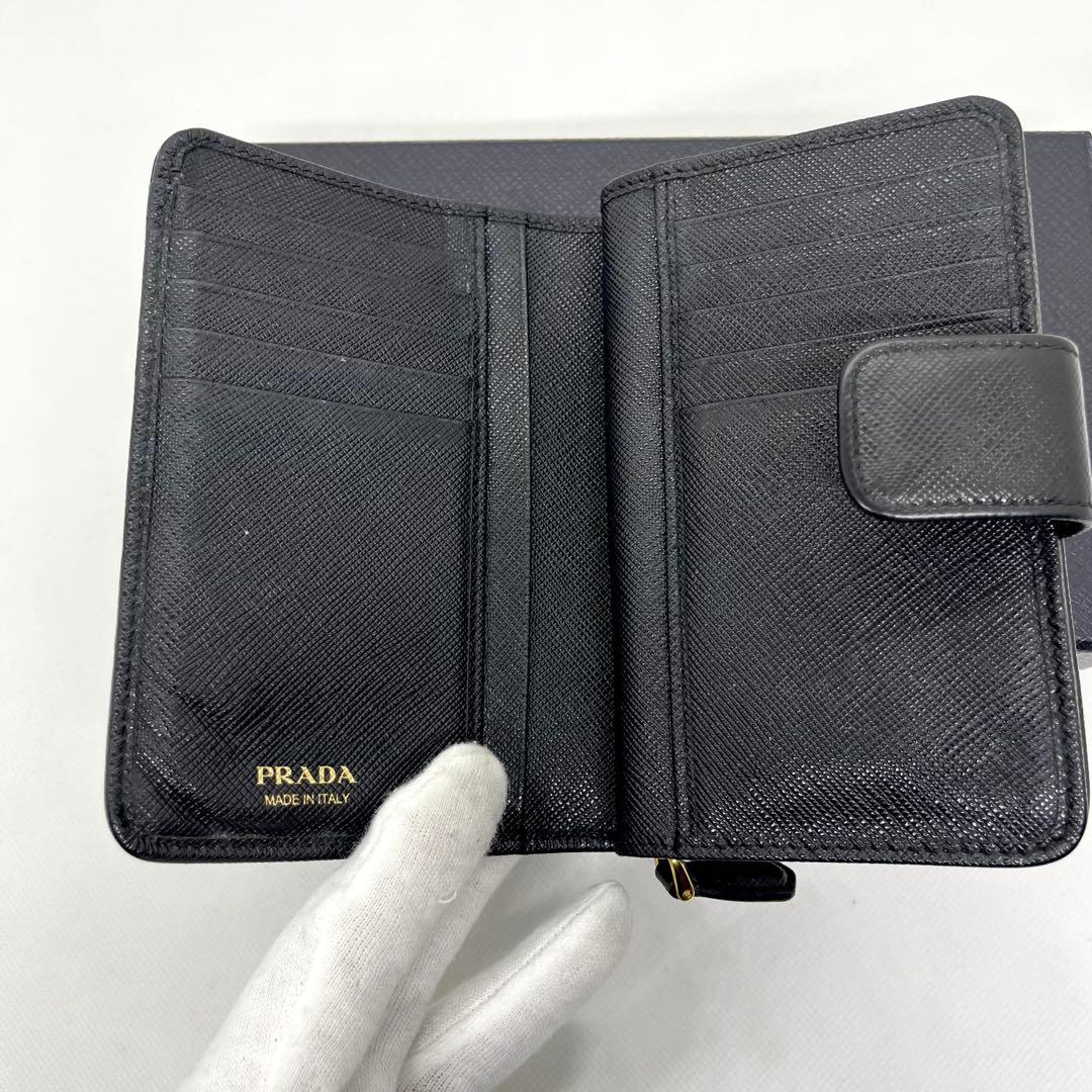 極美品/現行モデル✨プラダ 二つ折り財布 メタルロゴ サフィアーノ ブラック