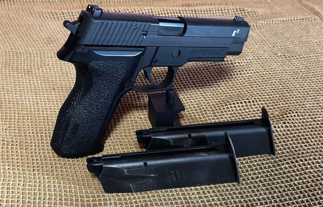 東京マルイ SIG Sauer P226 マガジン2 +マグポーチ