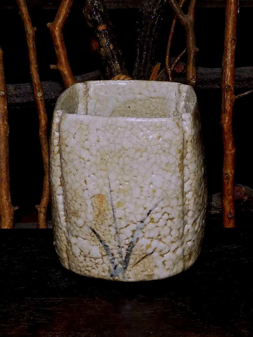 ♥美濃焼　志野　ぐい呑み　桐箱付き　ぐい飲み　骨董品