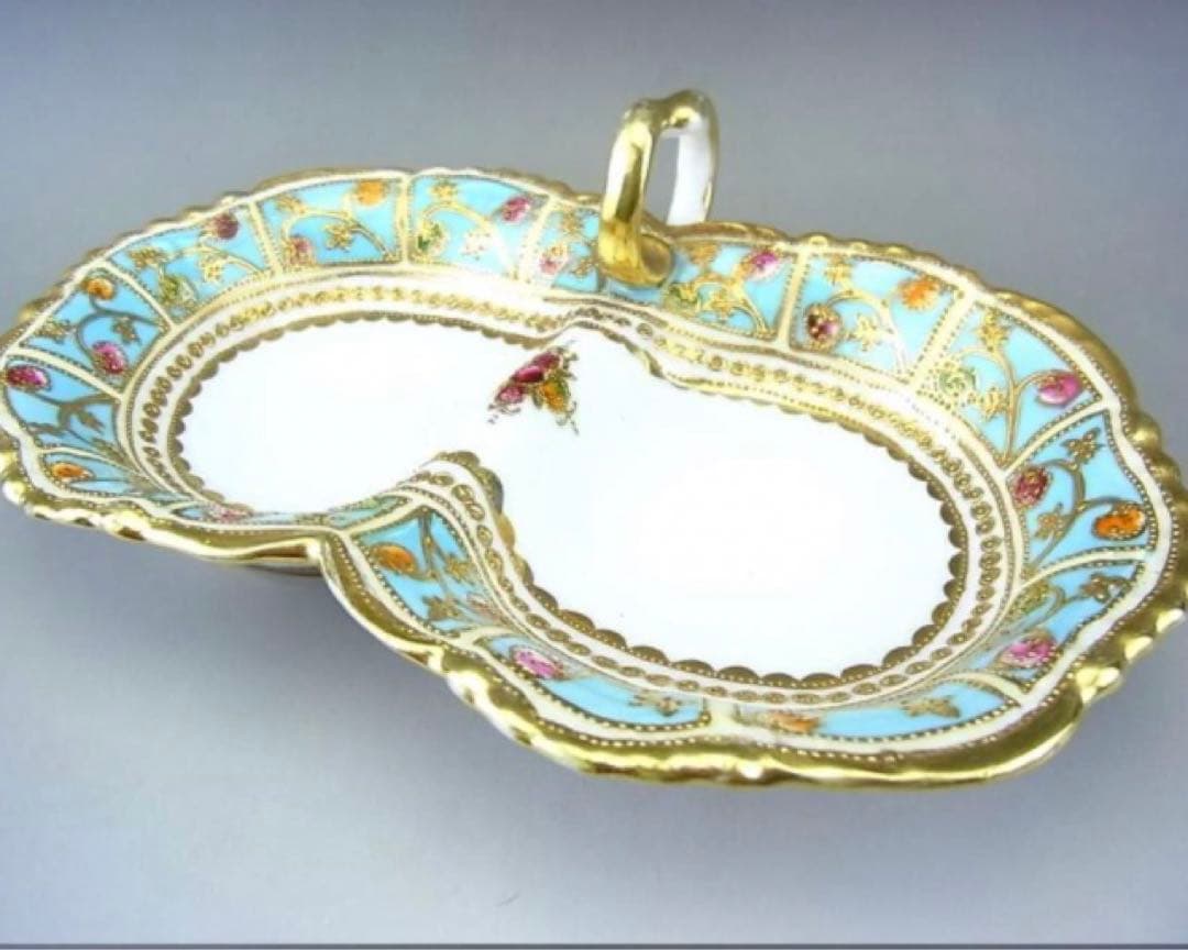 オールドノリタケ　白群地金盛り花文　ハンドル付きＷディッシュ