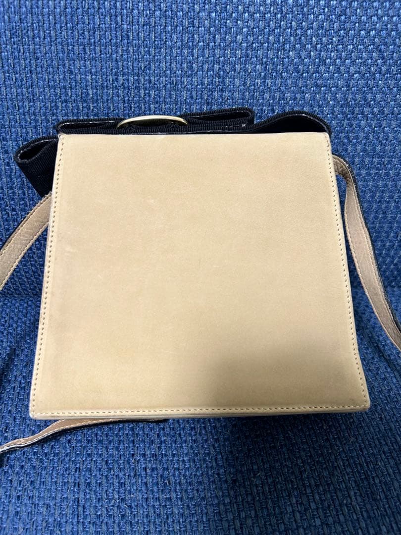 フェラガモ　ミニショルダーバッグ