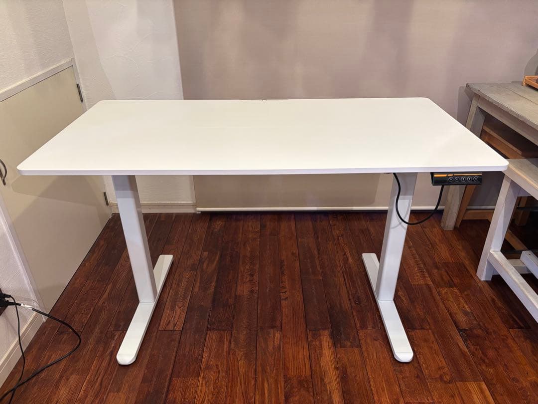 Claiks 電動昇降式デスク　ホワイト　高さ72cm-118cm