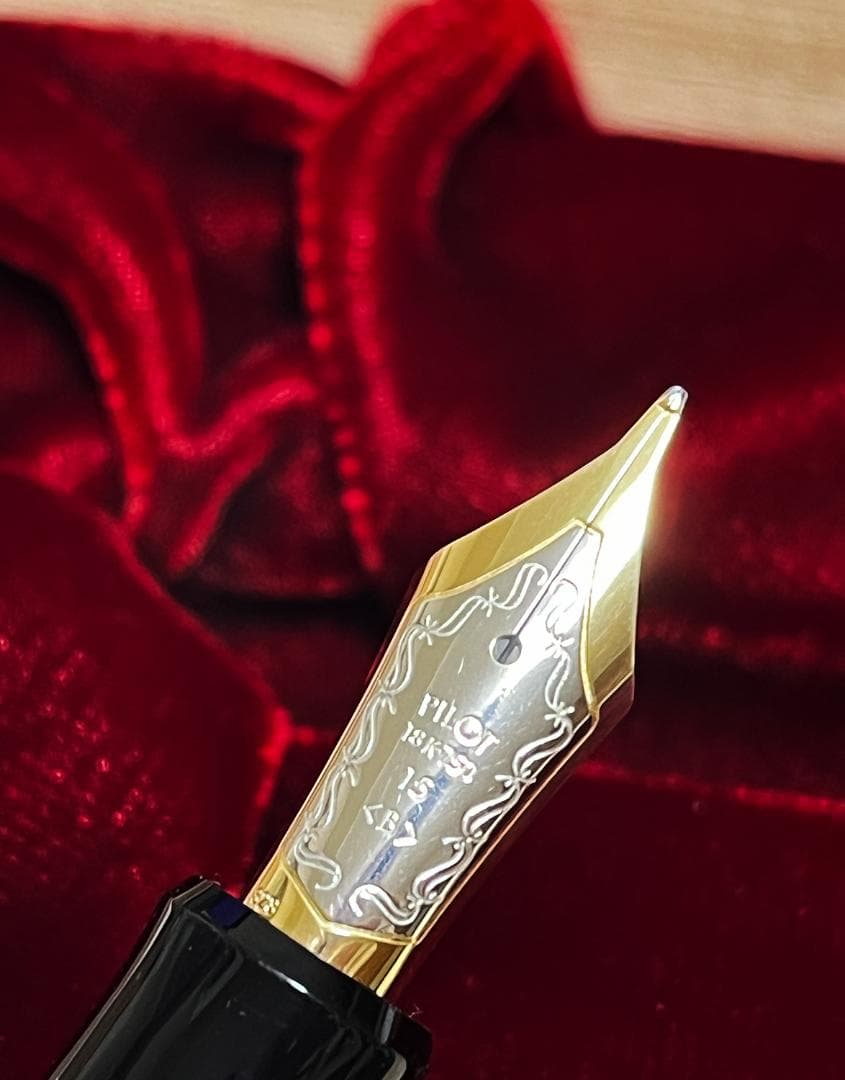 【新品希少】PILOTカスタム845朱漆太字18K万年筆