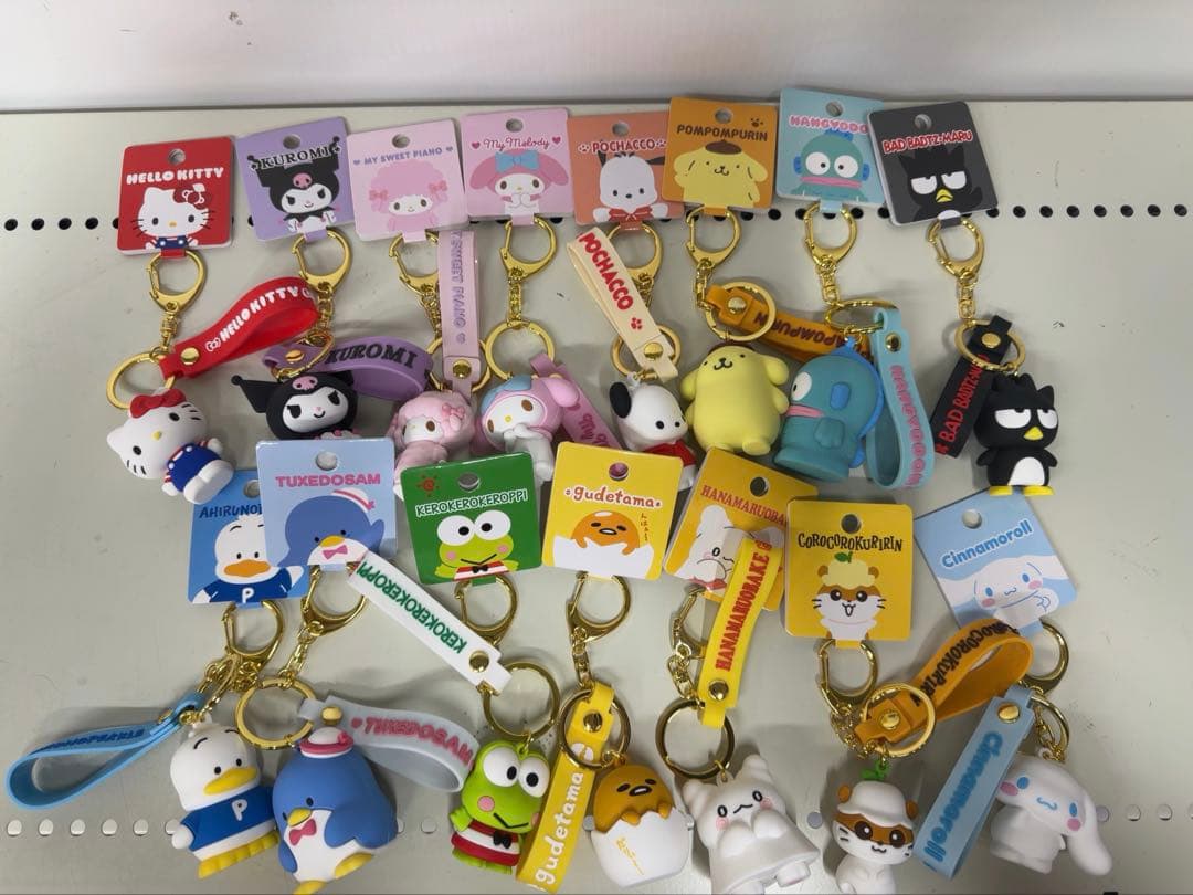 【新品】サンリオ立体キーホルダー 15種類