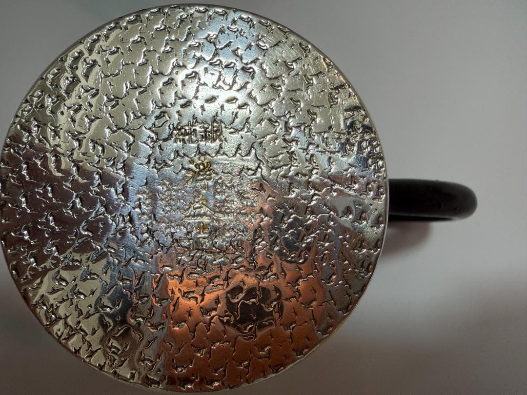 純銀製 獣口 鱗文様 玉石摘み 急須 銀瓶 煎茶道具