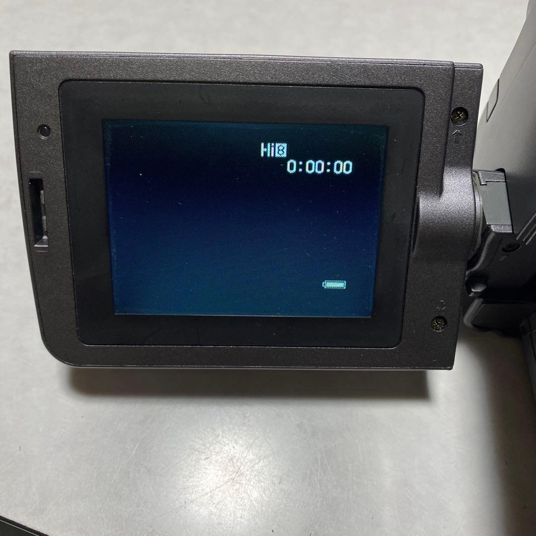 SONY videoHi8 Handycam CCD-TRV60 ②