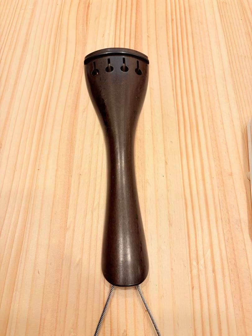 コントラバス用テールピース　4弦