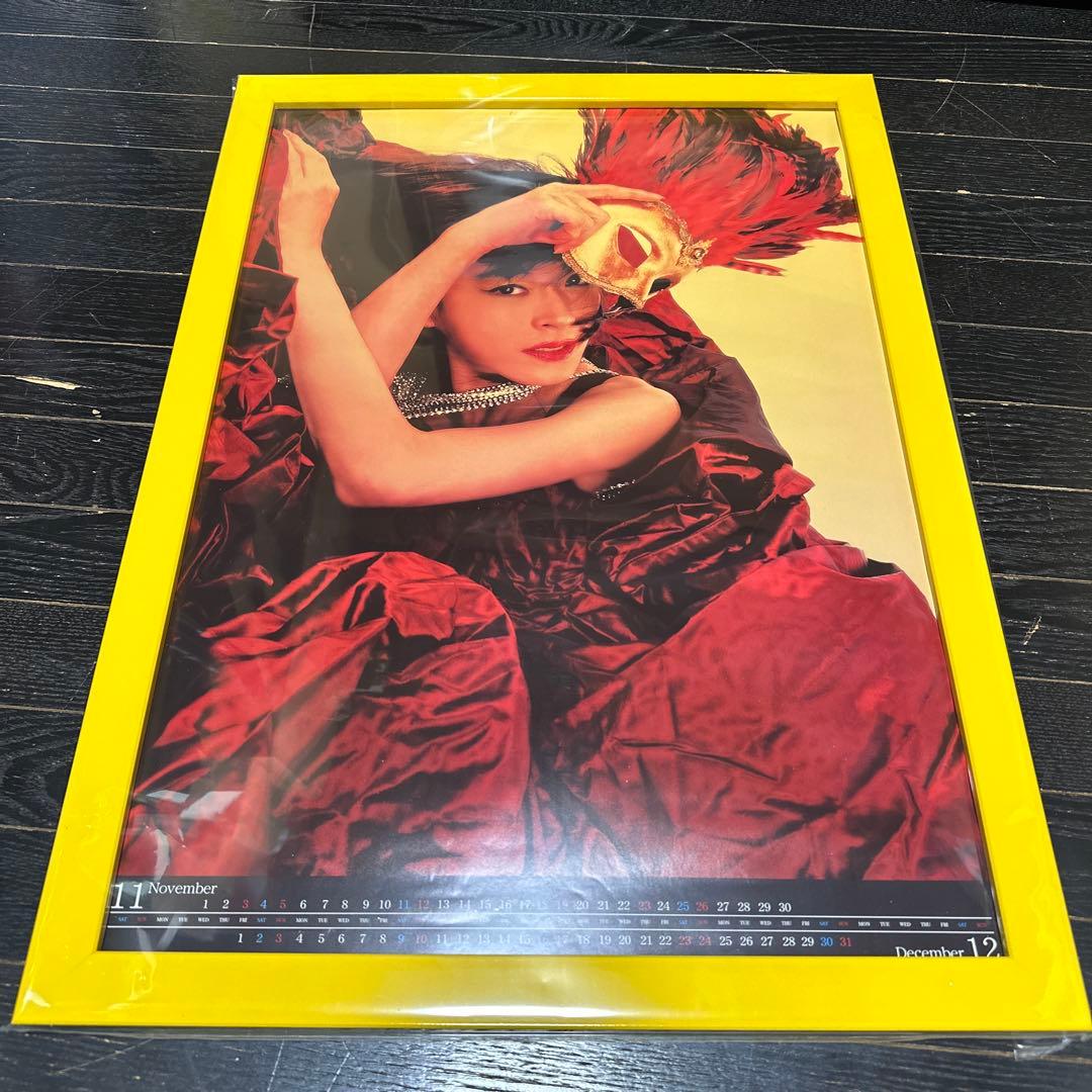 中森明菜　A2サイズ　カレンダー　ポスター　新品額装付き　イエロー