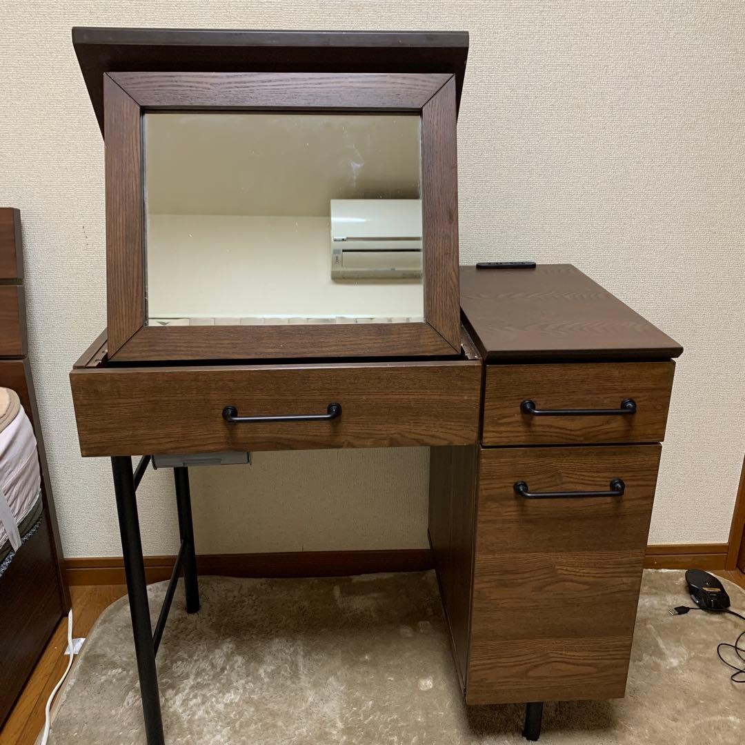 LOWYAドレッサーデスク