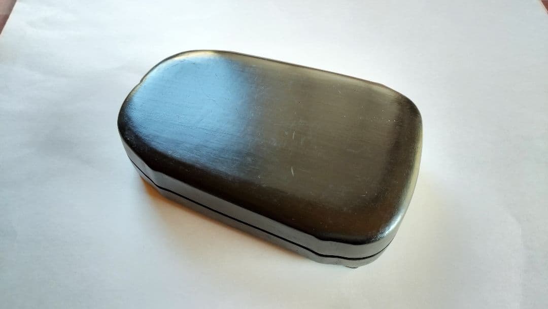 唐硯 (彫刻模様入り、硯箱入り)