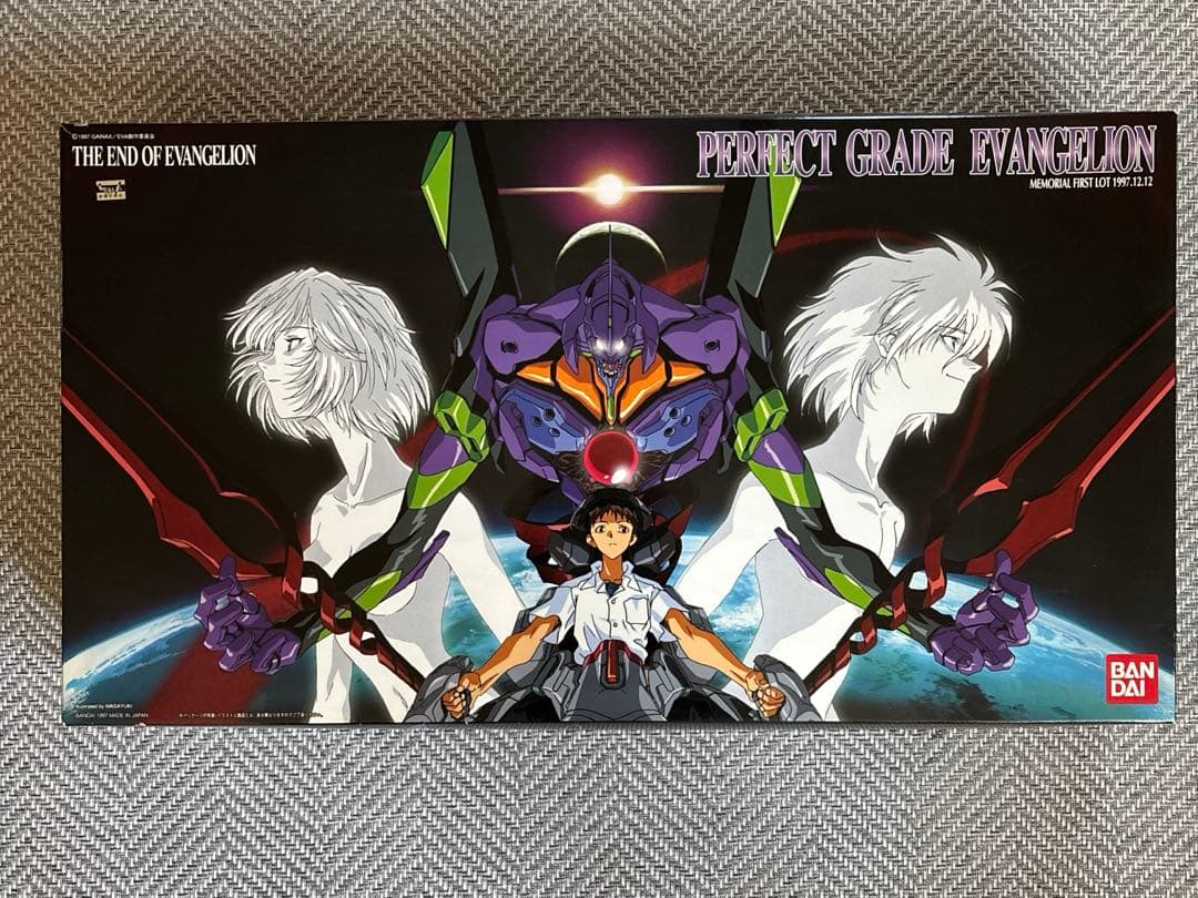 【初回限定版　1997年発売】 エヴァンゲリオン初号機プラモデル　バンダイ
