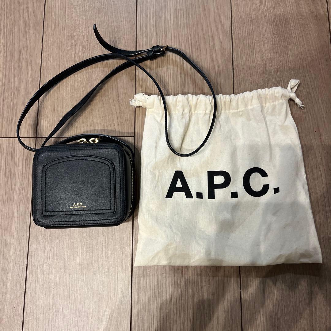a.p.c. ルイゼットスクエアショルダーバッグ