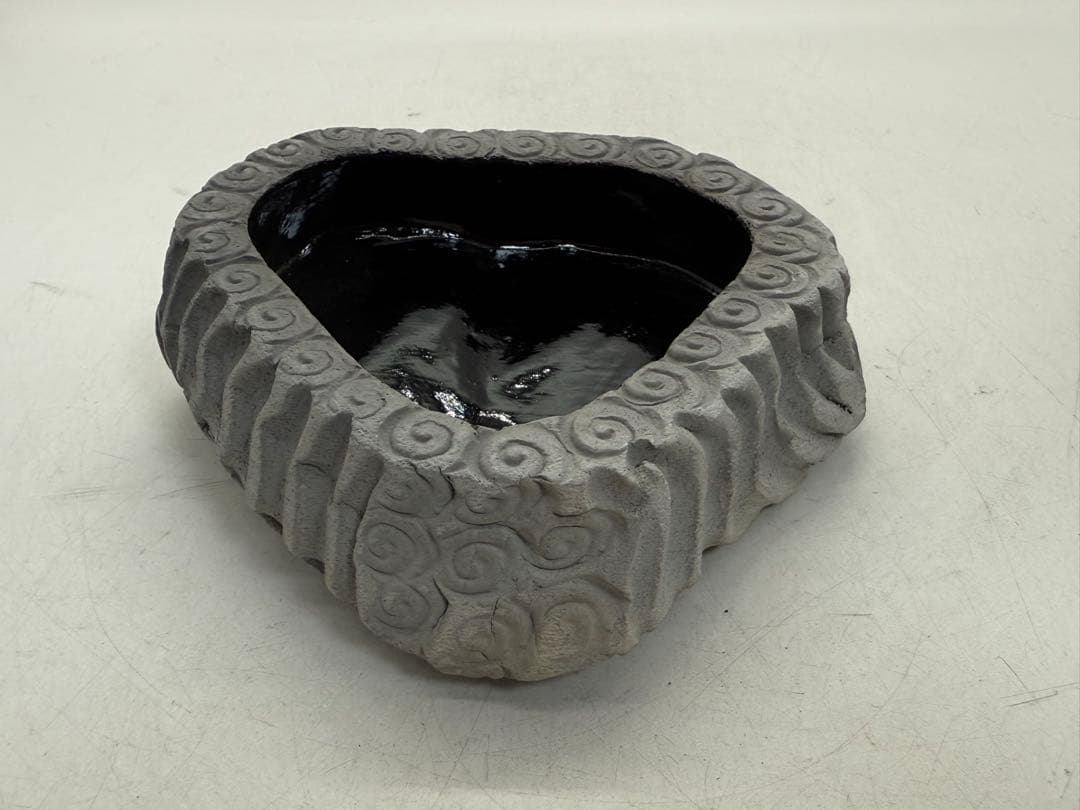 益子焼作家　坂田甚内作　深甚紋灰陶三角型小皿2点