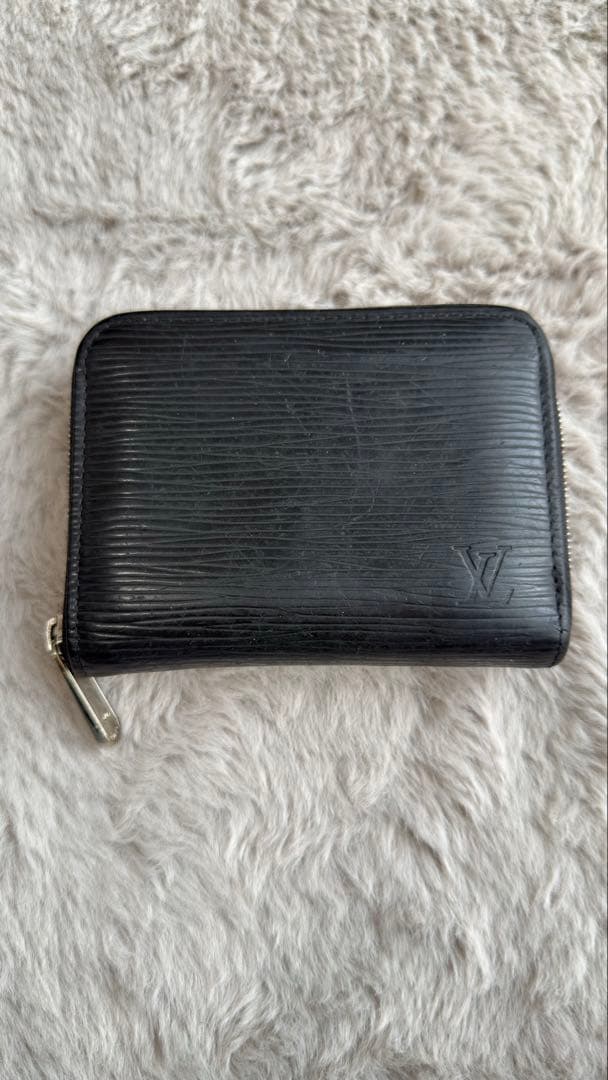 Louis Vuittonエピ　ジッピーパース［ルイヴィトン］