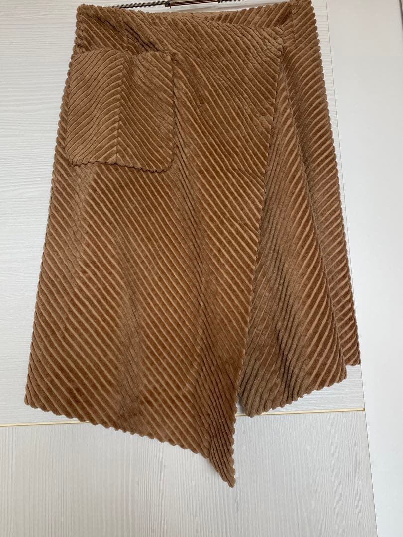 マルジェラ　アシメトリーラップスカート