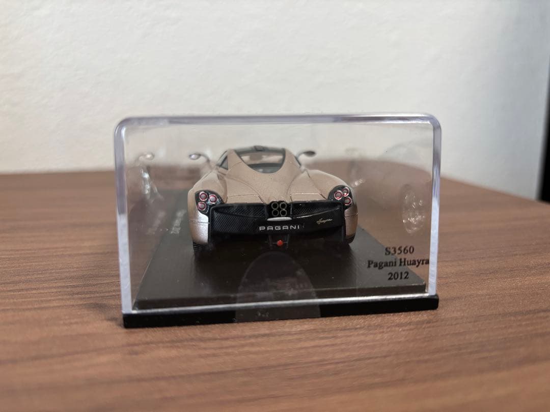 1/43 スパーク パガーニ ウアイラ