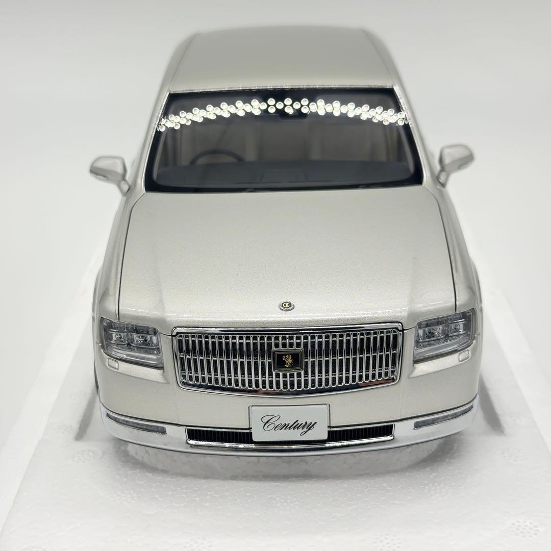 未使用 1/18 オートアート トヨタ センチュリー シルバー