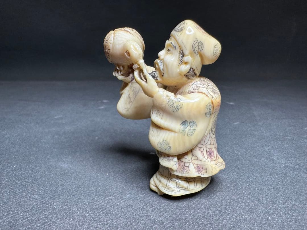 極上　根付　置物　根付　印籠　天然素材　アンティーク　骨董　飾り物　古美術品