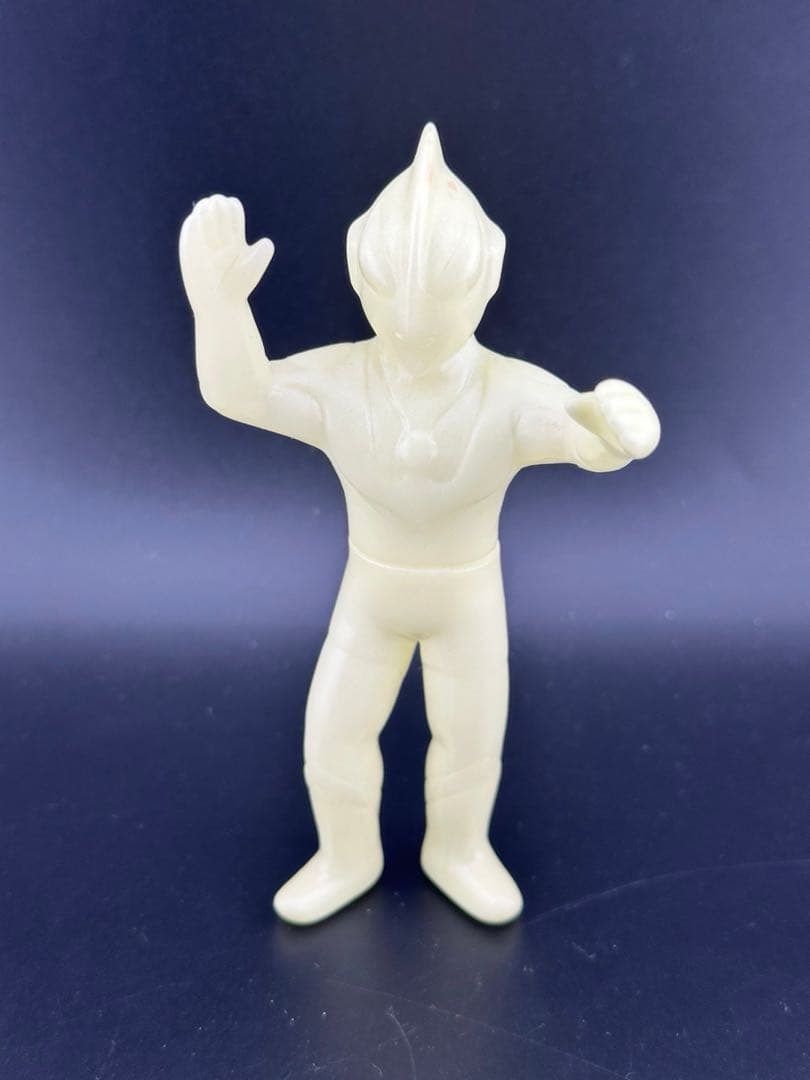 【中古品】ブルマァク　ソフビ　ニセウルトラマン　蓄光　入手困難　フィギュア