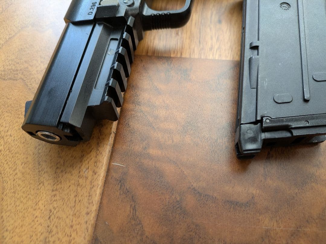 東京マルイ　FN5-7　FNファイブセブン ガスブローバックガン