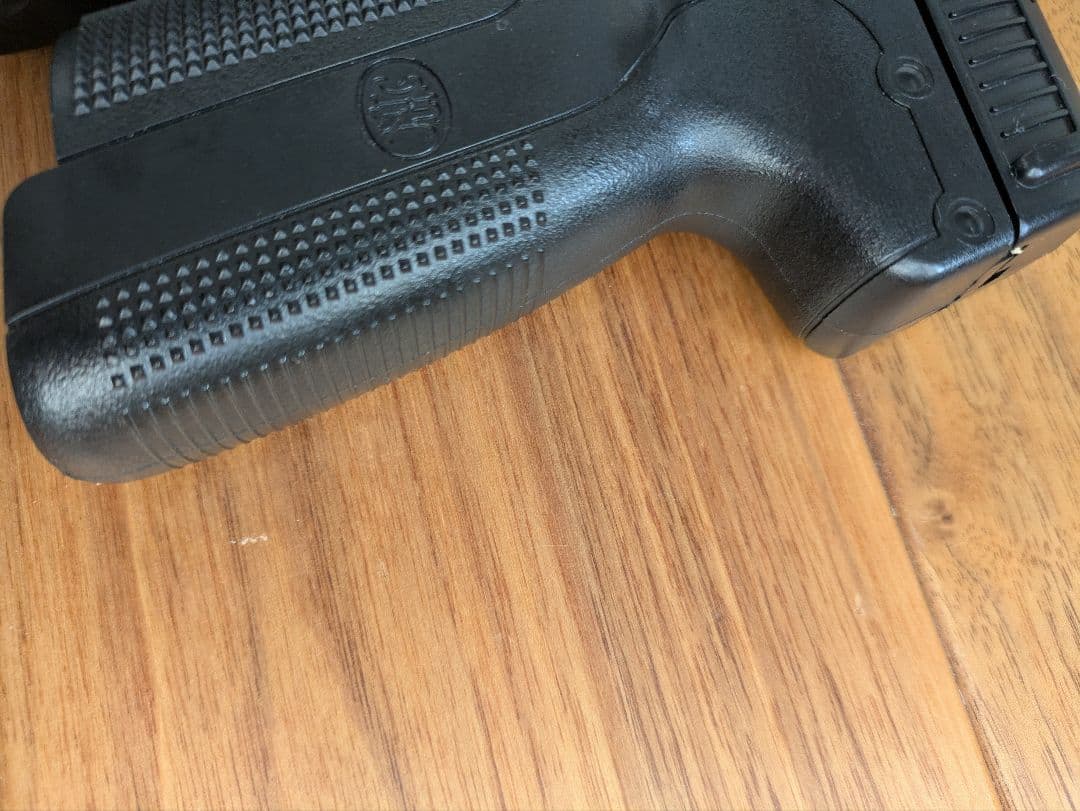 東京マルイ　FN5-7　FNファイブセブン ガスブローバックガン