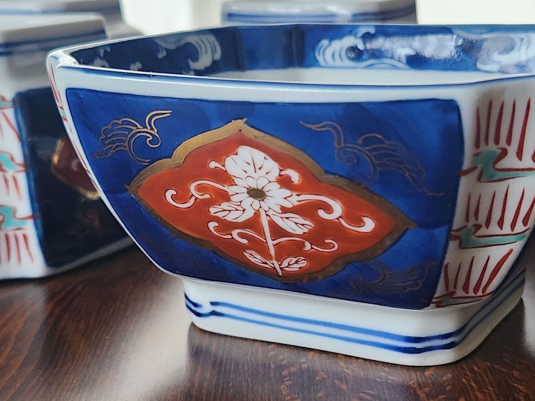 嘉泉窯　三川内焼　有田焼　古伊万里　糸切り　角小鉢　手描き　金襴手　5客