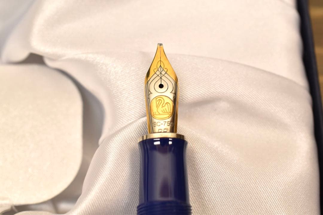 ジ*ー様 Pelikan スーべレーンM805 万年筆 ダークブルー　シルバート