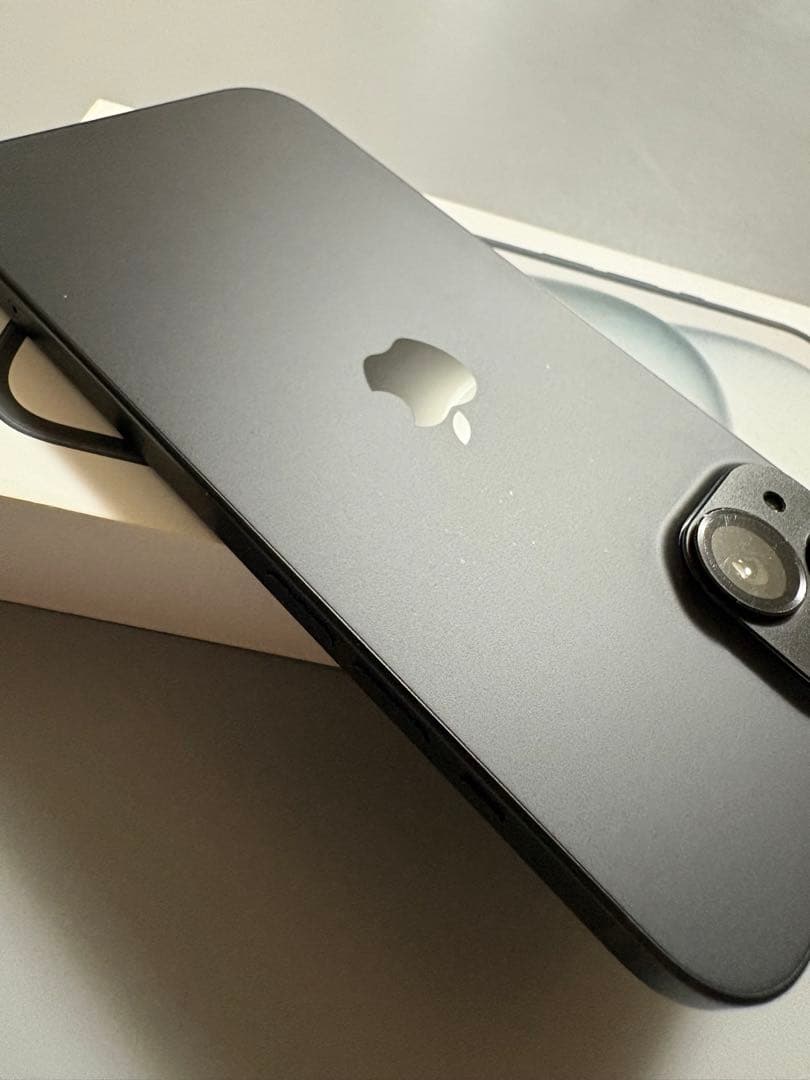 【美品】Apple iPhone15 128GB ブラック SIMフリー