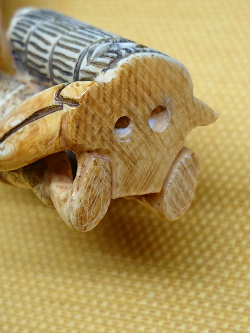 人形　天然素材　彫刻　彫像　根付　置物　インテリア　工芸品　美術品　A2825