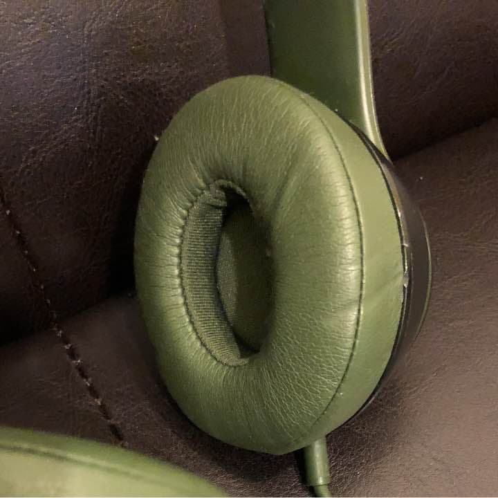 【箱なしのため安くお譲り】ビーツ beats solo2 ヘッドホン 緑色