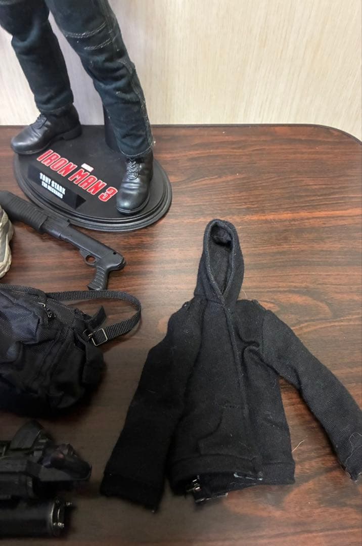 2025/12/1までkenta ホットトイズ ターミネーター t800