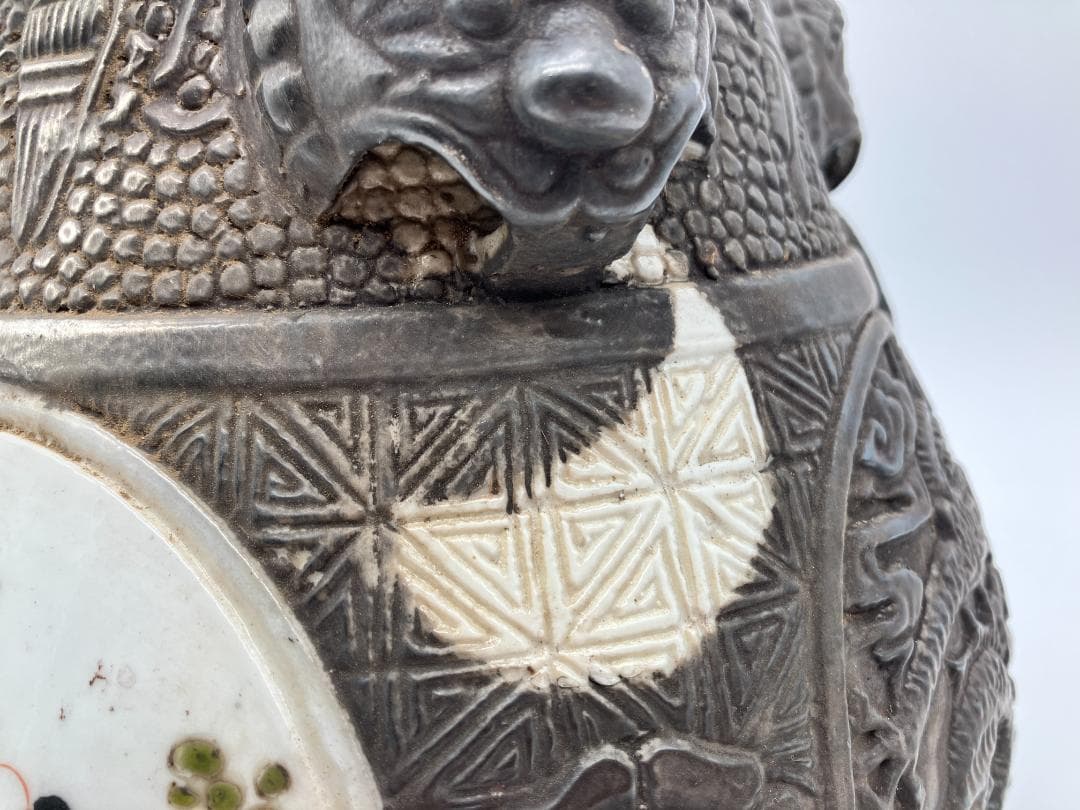 【中国美術】『黒陶四耳唐子図壺』　高さ：２３ｃｍ　花瓶　花生　置物　黒釉