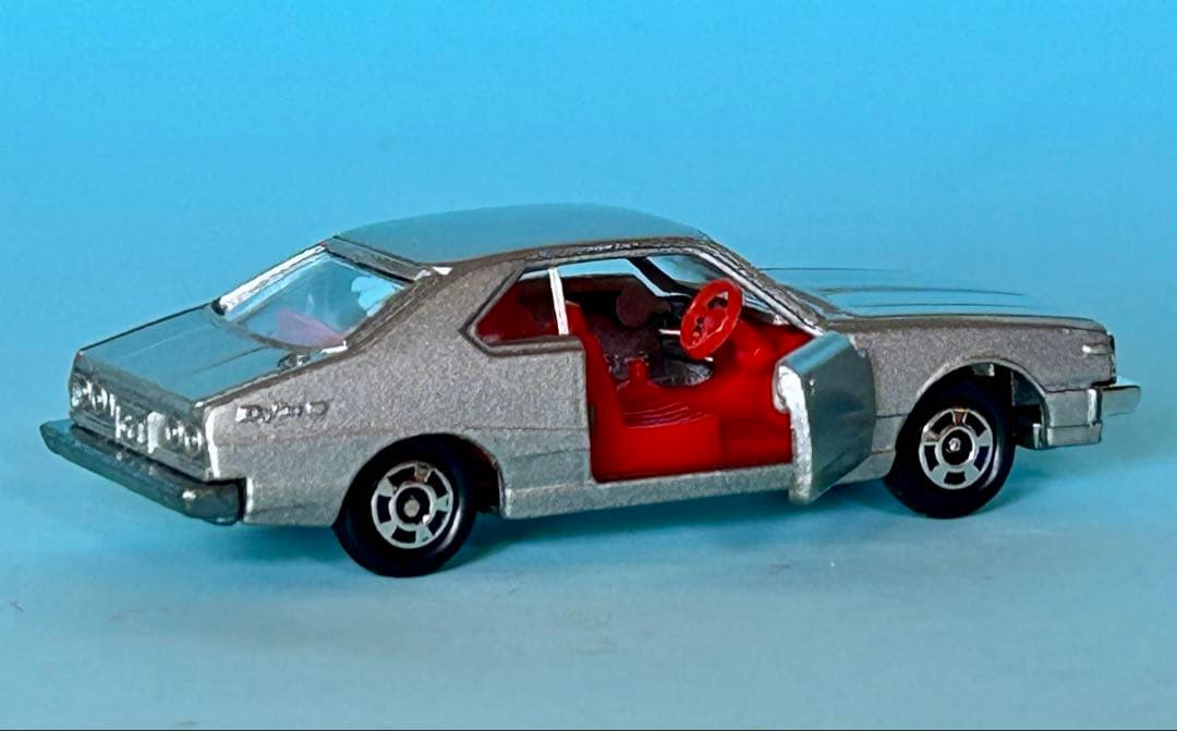 トミカ黒箱 61 ニッサン スカイライン 2000GT-E-S