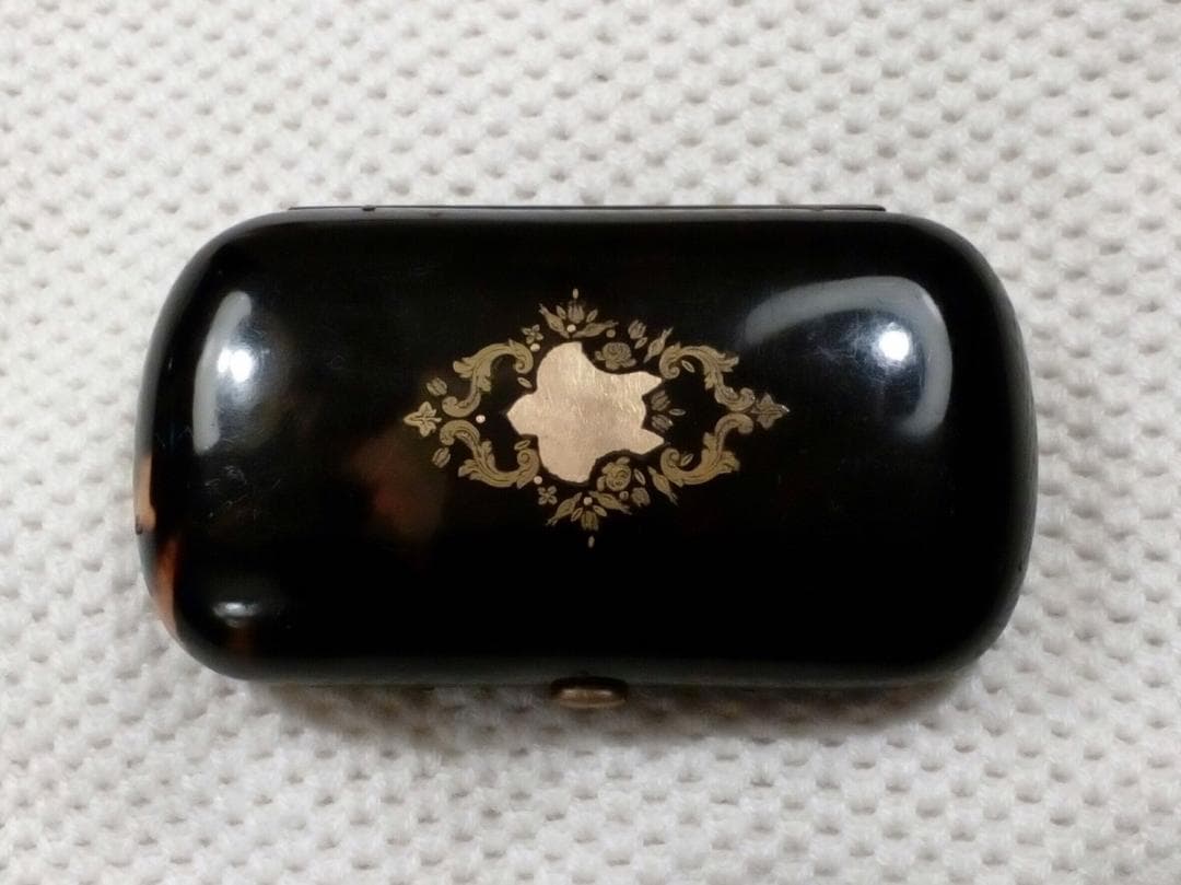 骨董品 鼈甲アンティーク小物入れ ウミガメ模様