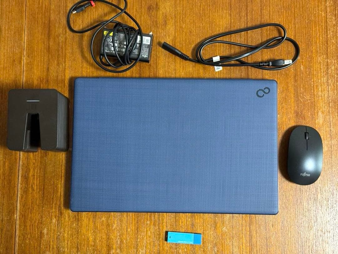 富士通 FMV LIFEBOOK TH77/E3 リカバリメモリ付き ノートPC