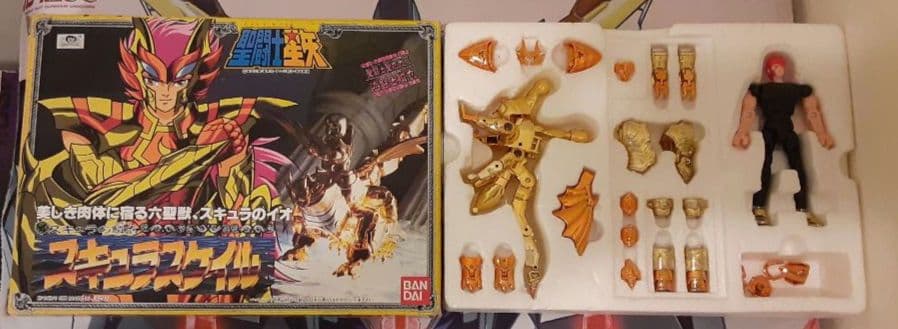 入手困難　希少　当時物　スキュラスケイル　聖闘士聖衣大系　黄金聖衣　聖闘士星矢