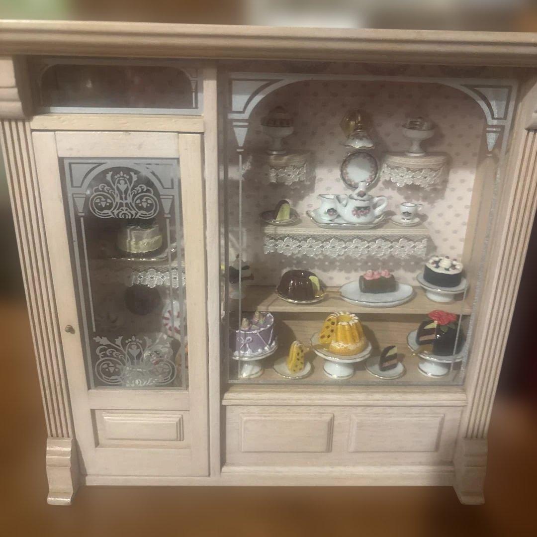 ドイツ　ロイターポーセレン　ミニチュアショップシリーズ　ケーキ屋さん